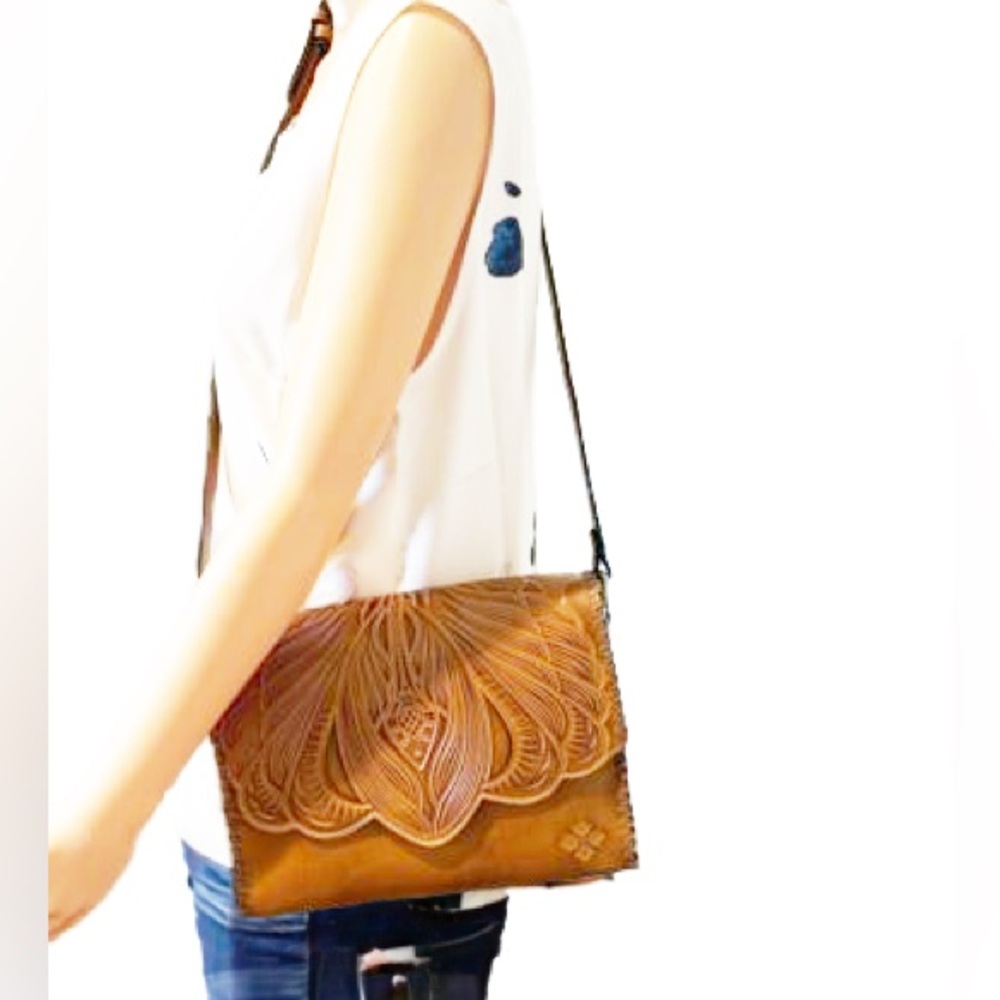 NWOT Patricia Nash Embossed Leather Crossbody Bag